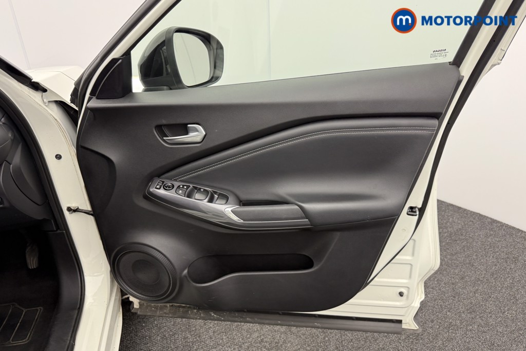 Nissan Juke N-Connecta Manual Petrol SUV - Stock Number (1566094) - 17th supplementary image