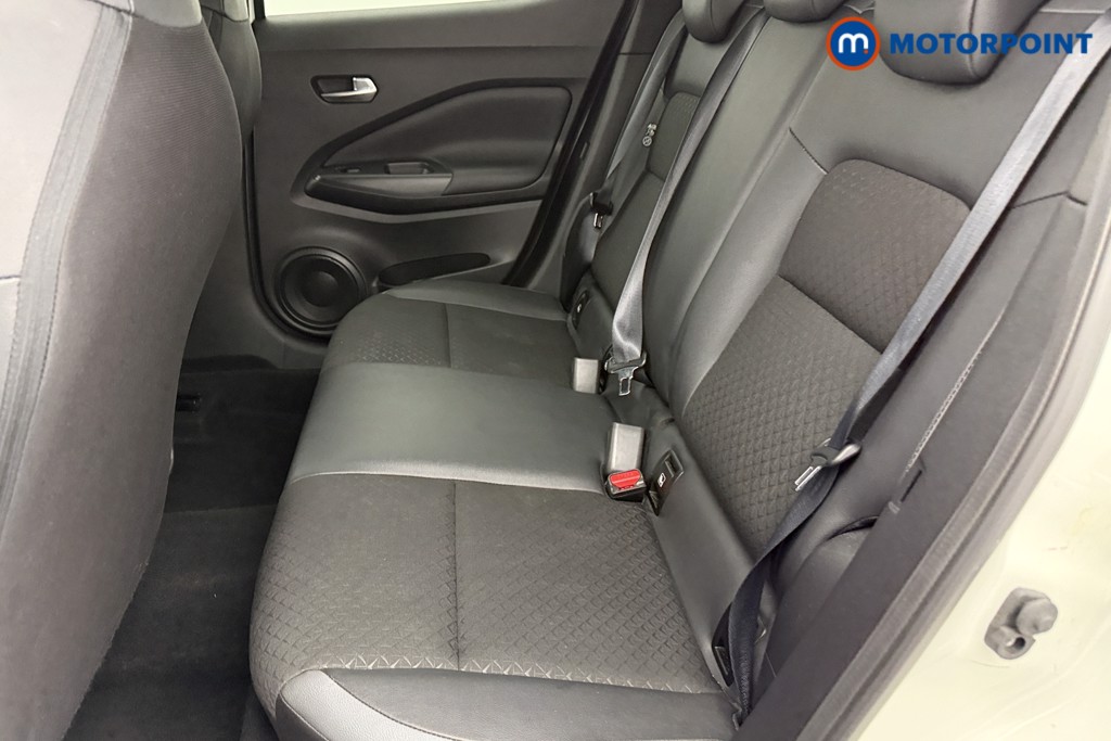 Nissan Juke N-Connecta Manual Petrol SUV - Stock Number (1566094) - 23rd supplementary image