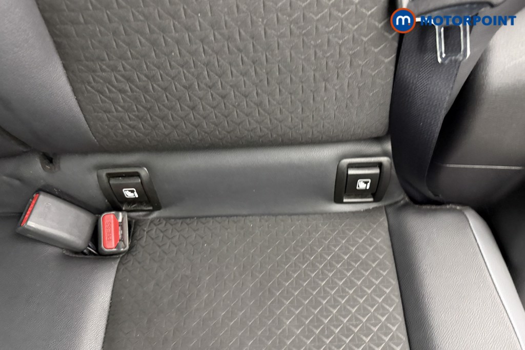 Nissan Juke N-Connecta Manual Petrol SUV - Stock Number (1566094) - 24th supplementary image