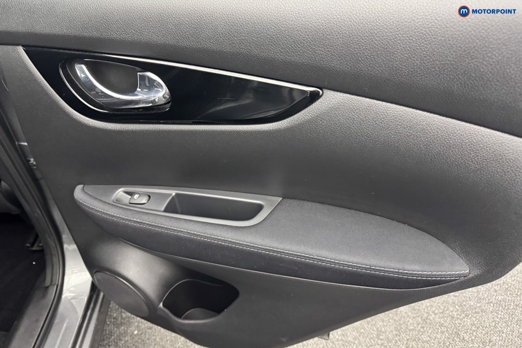 Nissan Qashqai Acenta Premium Automatic Petrol SUV - Stock Number (1571035) - 24th supplementary image