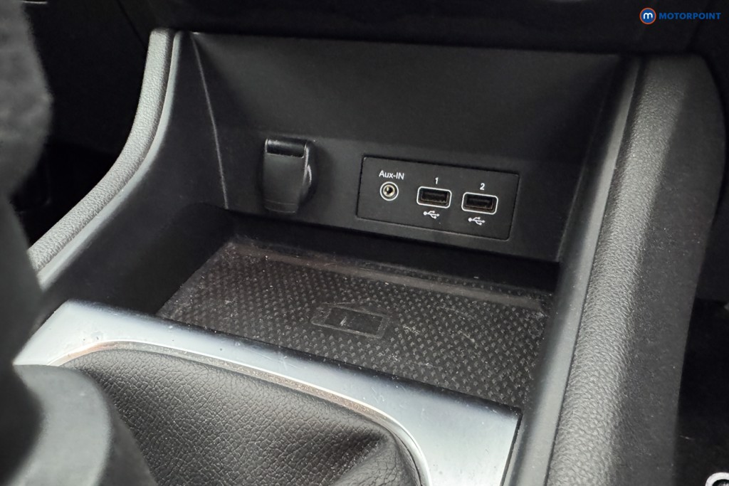 Renault Captur Se Edition Manual Petrol SUV - Stock Number (1571367) - 16th supplementary image