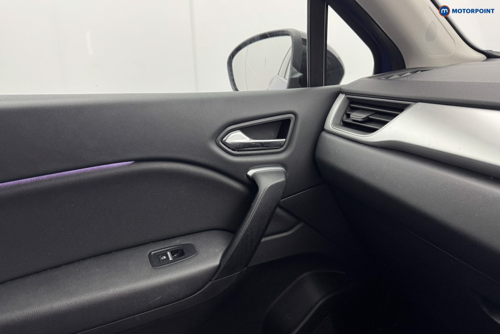 Renault Captur Se Edition Manual Petrol SUV - Stock Number (1571367) - 18th supplementary image