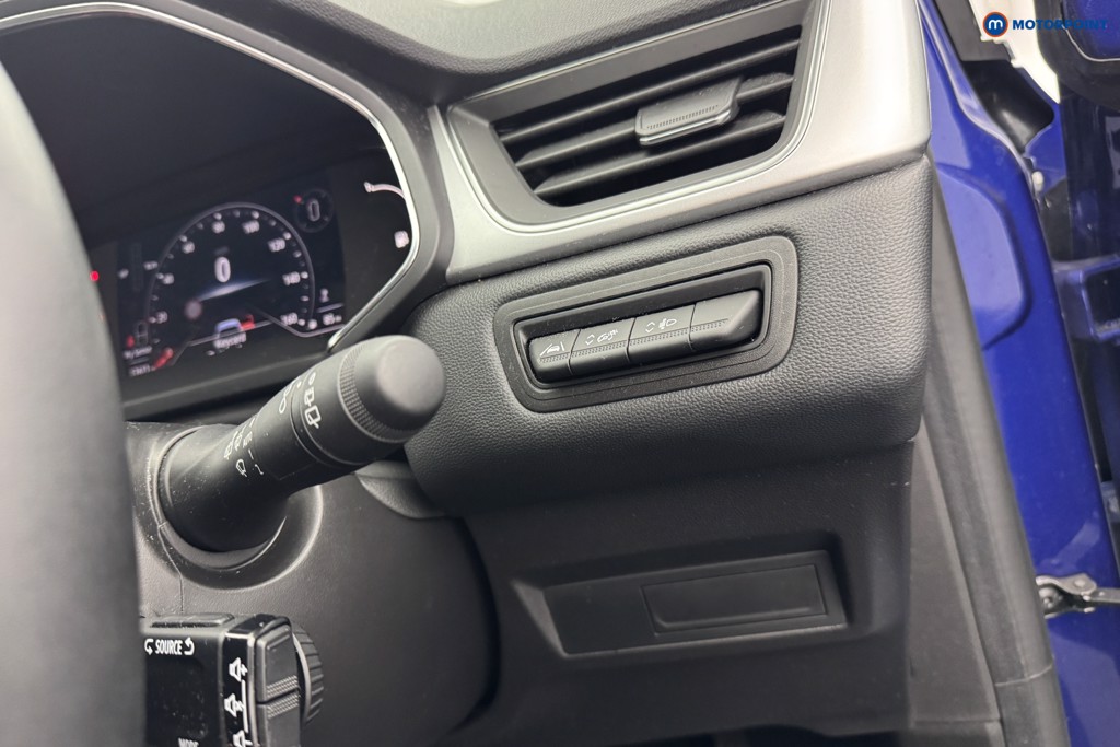 Renault Captur Se Edition Manual Petrol SUV - Stock Number (1571367) - 21st supplementary image