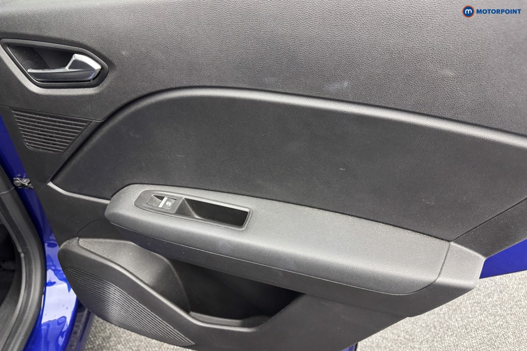Renault Captur Se Edition Manual Petrol SUV - Stock Number (1571367) - 24th supplementary image