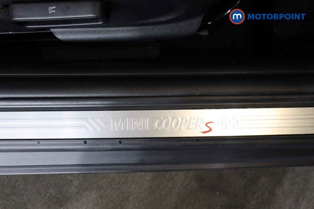 Mini Hatchback Cooper S Exclusive Manual Petrol Hatchback - Stock Number (1571576) - 19th supplementary image