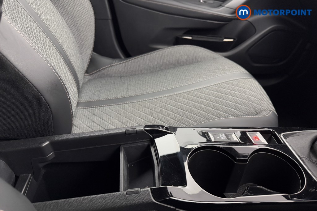 Peugeot 2008 Allure Manual Petrol SUV - Stock Number (1571588) - 13th supplementary image