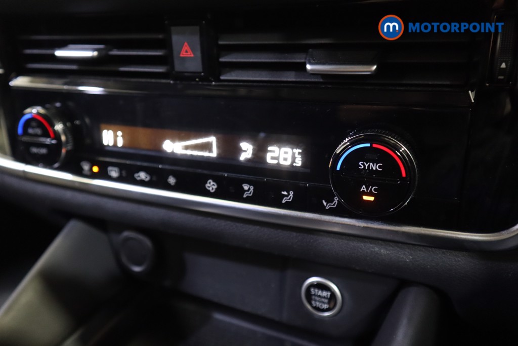 Nissan Qashqai N-Connecta Manual Petrol SUV - Stock Number (1572409) - 16th supplementary image