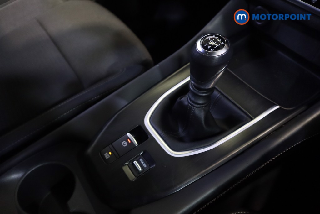 Nissan Qashqai N-Connecta Manual Petrol SUV - Stock Number (1572409) - 18th supplementary image