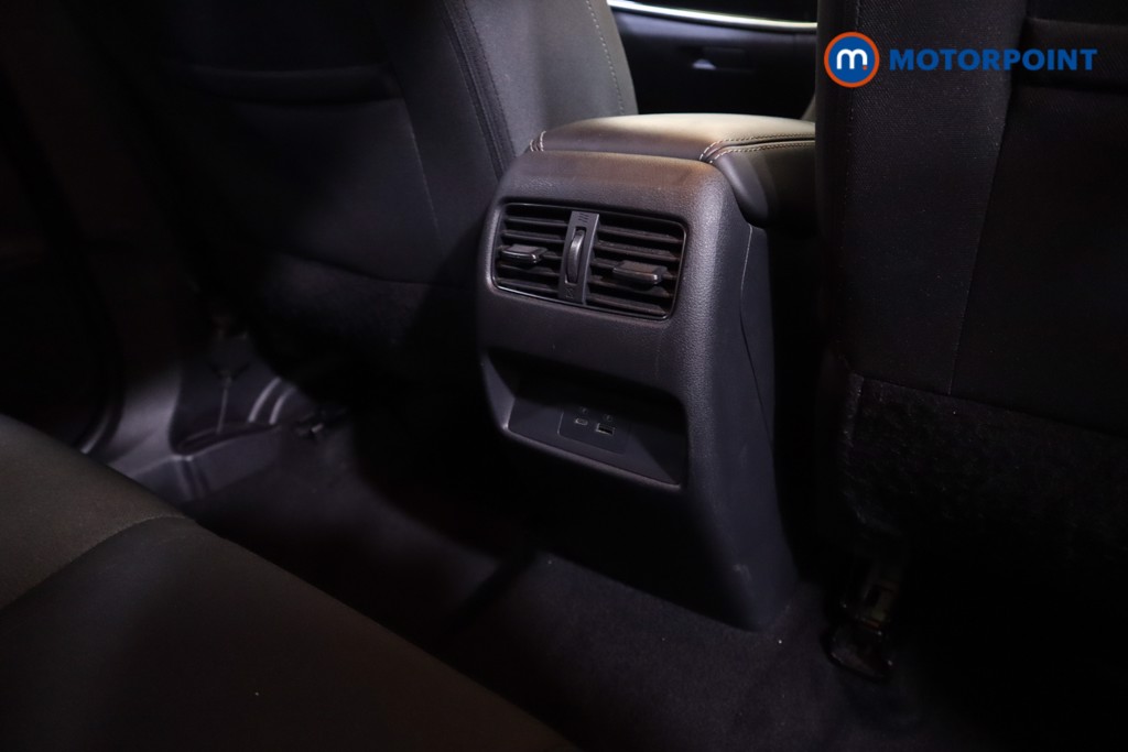 Nissan Qashqai N-Connecta Manual Petrol SUV - Stock Number (1572409) - 26th supplementary image