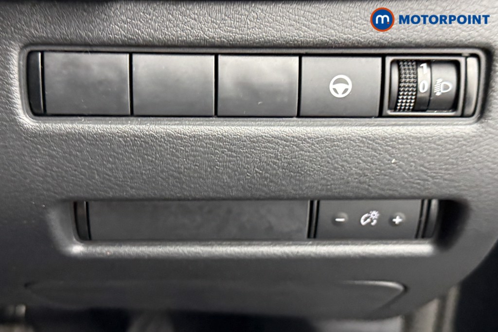 Nissan Qashqai N-Connecta Automatic Petrol-Electric Hybrid SUV - Stock Number (1572557) - 14th supplementary image