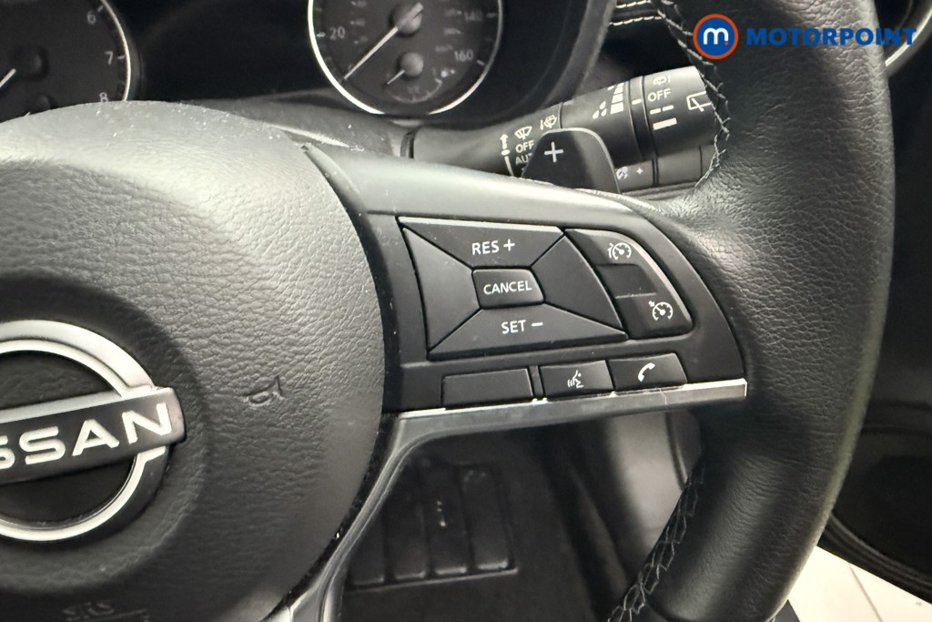 Nissan Juke N-Connecta Automatic Petrol SUV - Stock Number (1572650) - 4th supplementary image