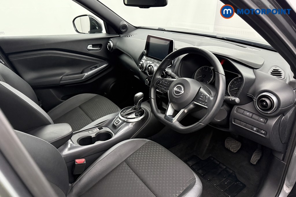 Nissan Juke N-Connecta Automatic Petrol SUV - Stock Number (1572650) - 1st supplementary image