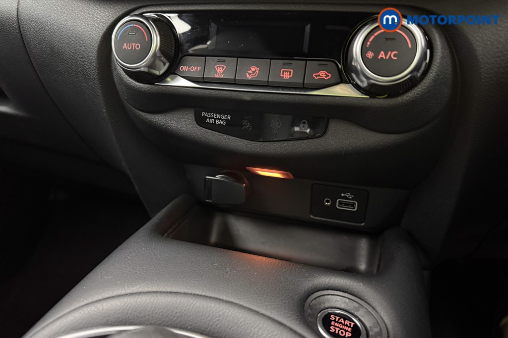 Nissan Juke N-Connecta Automatic Petrol SUV - Stock Number (1572655) - 12th supplementary image