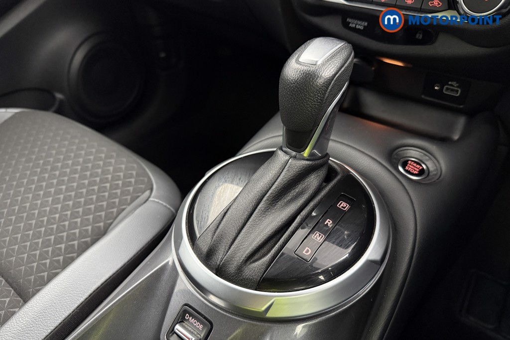 Nissan Juke N-Connecta Automatic Petrol SUV - Stock Number (1572655) - 13th supplementary image