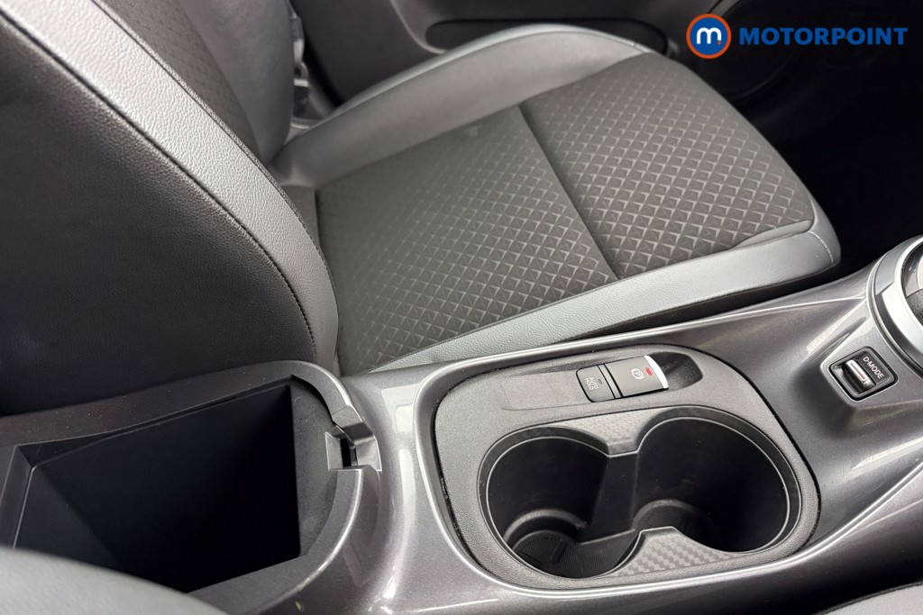 Nissan Juke N-Connecta Automatic Petrol SUV - Stock Number (1572655) - 14th supplementary image