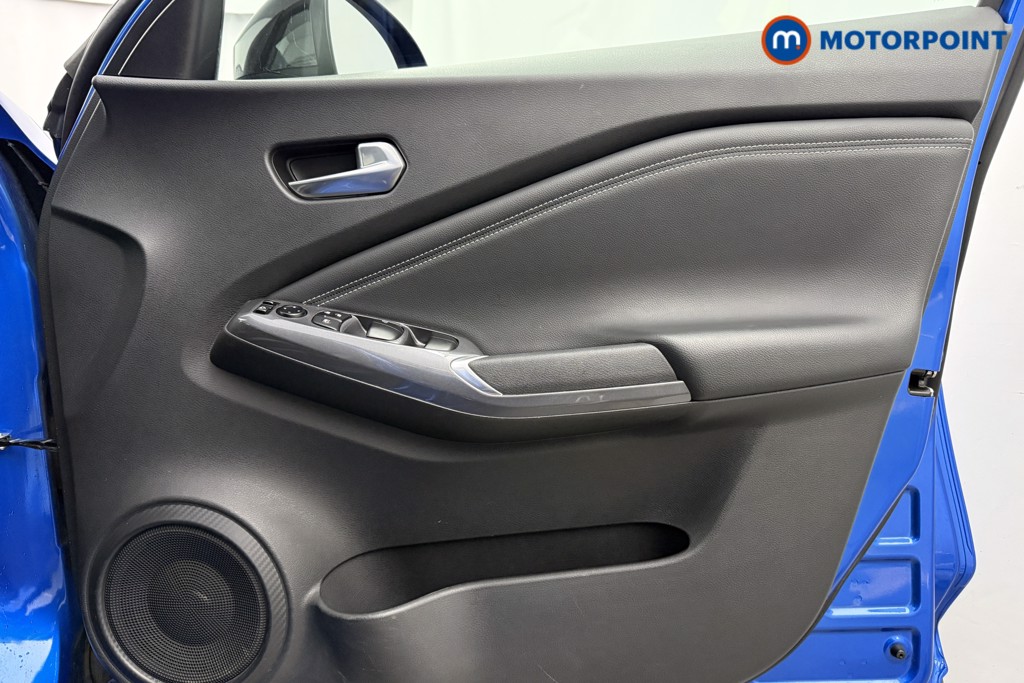 Nissan Juke N-Connecta Automatic Petrol SUV - Stock Number (1572655) - 17th supplementary image