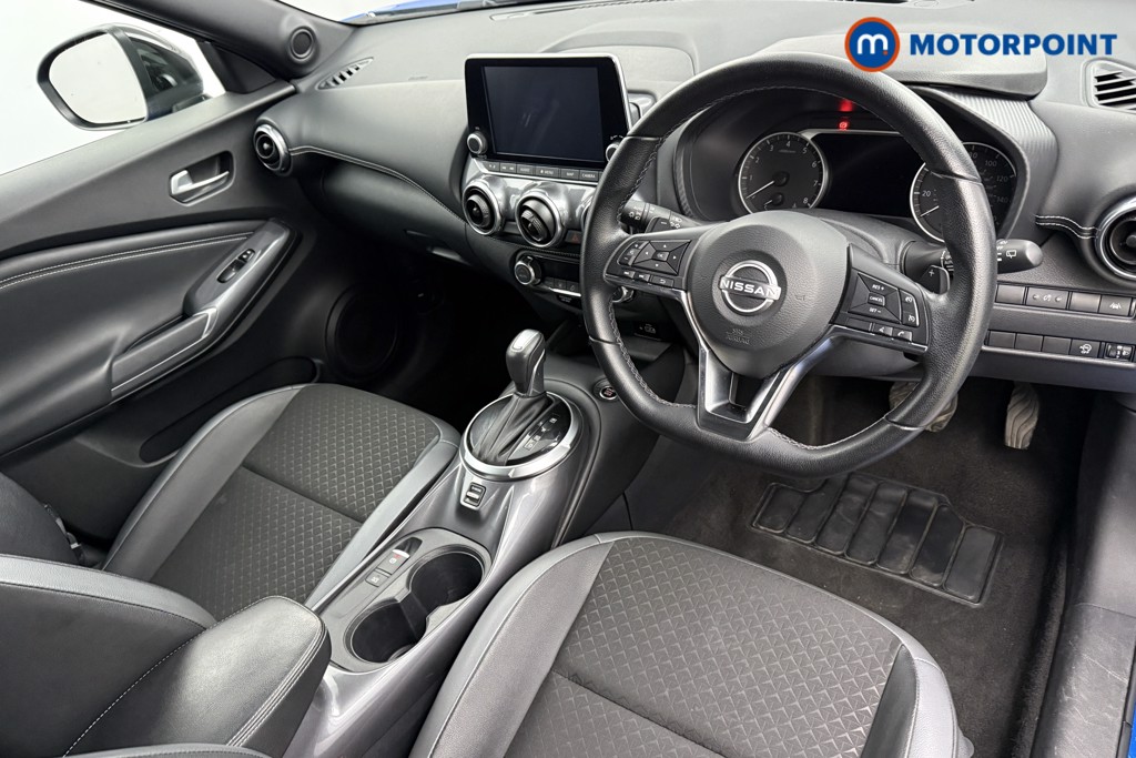 Nissan Juke N-Connecta Automatic Petrol SUV - Stock Number (1572655) - 1st supplementary image