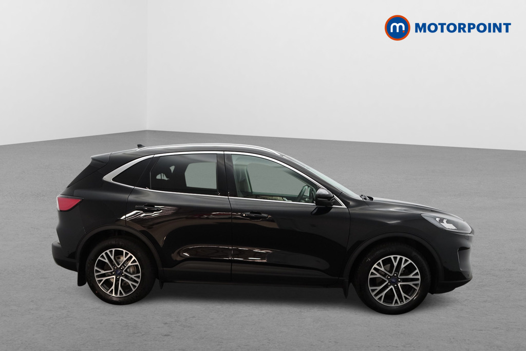 Ford Kuga Titanium First Edition Manual Diesel SUV - Stock Number (1573057) - Drivers side front corner