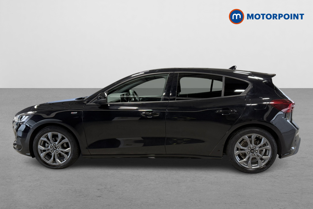Ford Focus St-Line Manual Petrol Hatchback - Stock Number (1573982) - Passenger side