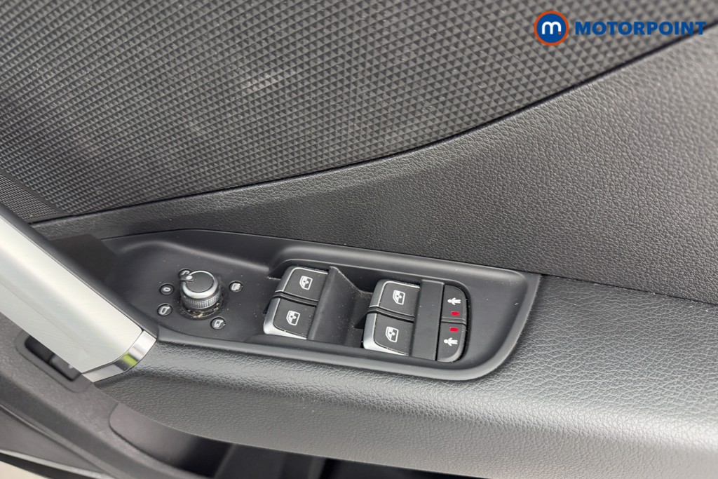 Audi Q2 Black Edition Manual Petrol SUV - Stock Number (1574044) - 18th supplementary image