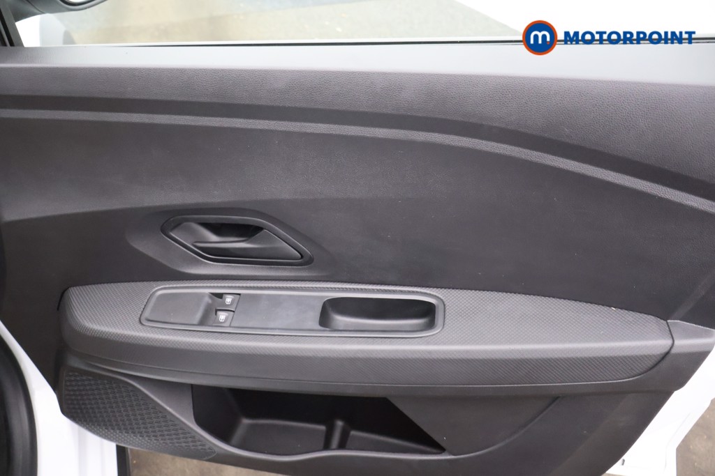 Dacia Jogger Essential Manual Petrol People Carrier - Stock Number (1574189) - 9th supplementary image