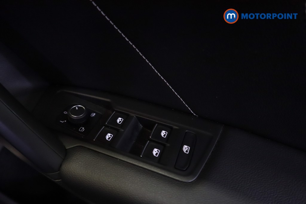 Volkswagen Tiguan R-Line Automatic Petrol SUV - Stock Number (1575133) - 3rd supplementary image