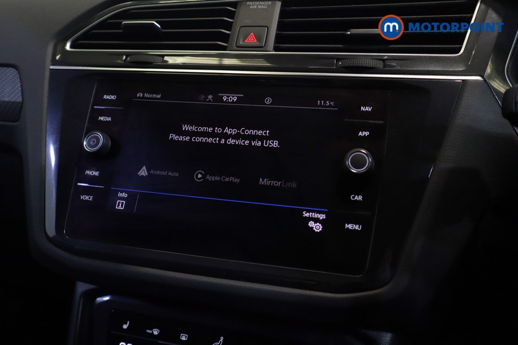 Volkswagen Tiguan R-Line Automatic Petrol SUV - Stock Number (1575133) - 17th supplementary image