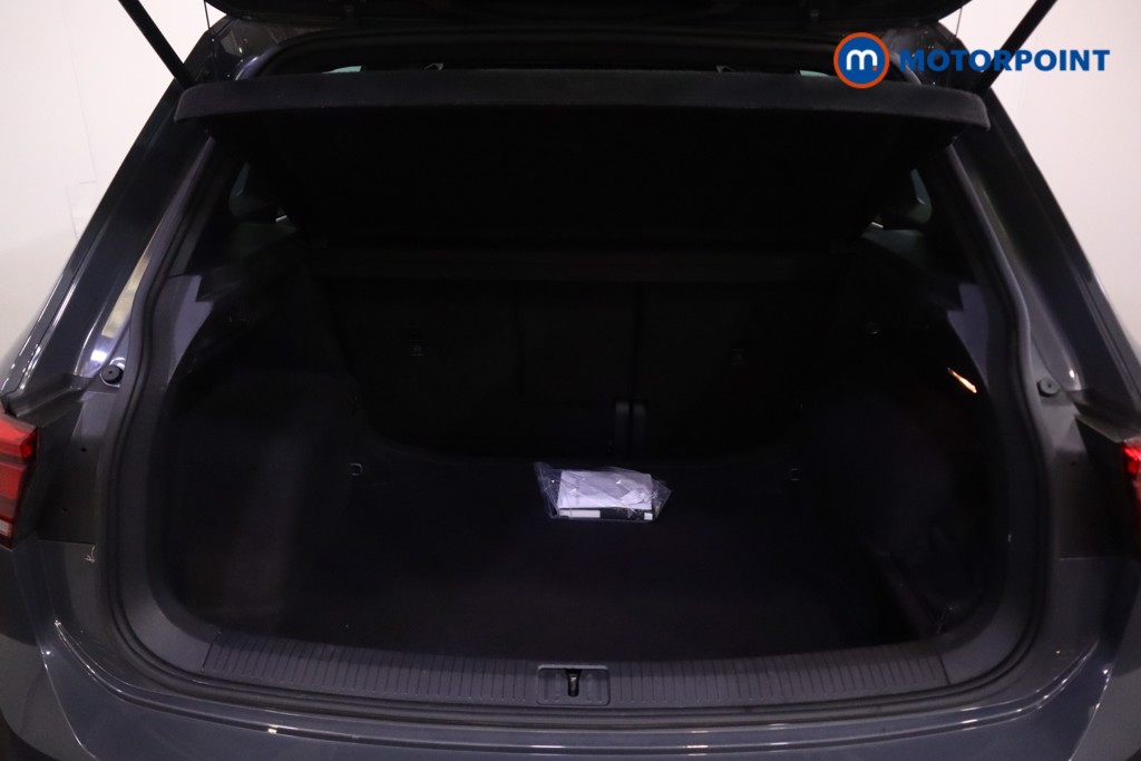 Volkswagen Tiguan R-Line Automatic Petrol SUV - Stock Number (1575133) - 32nd supplementary image