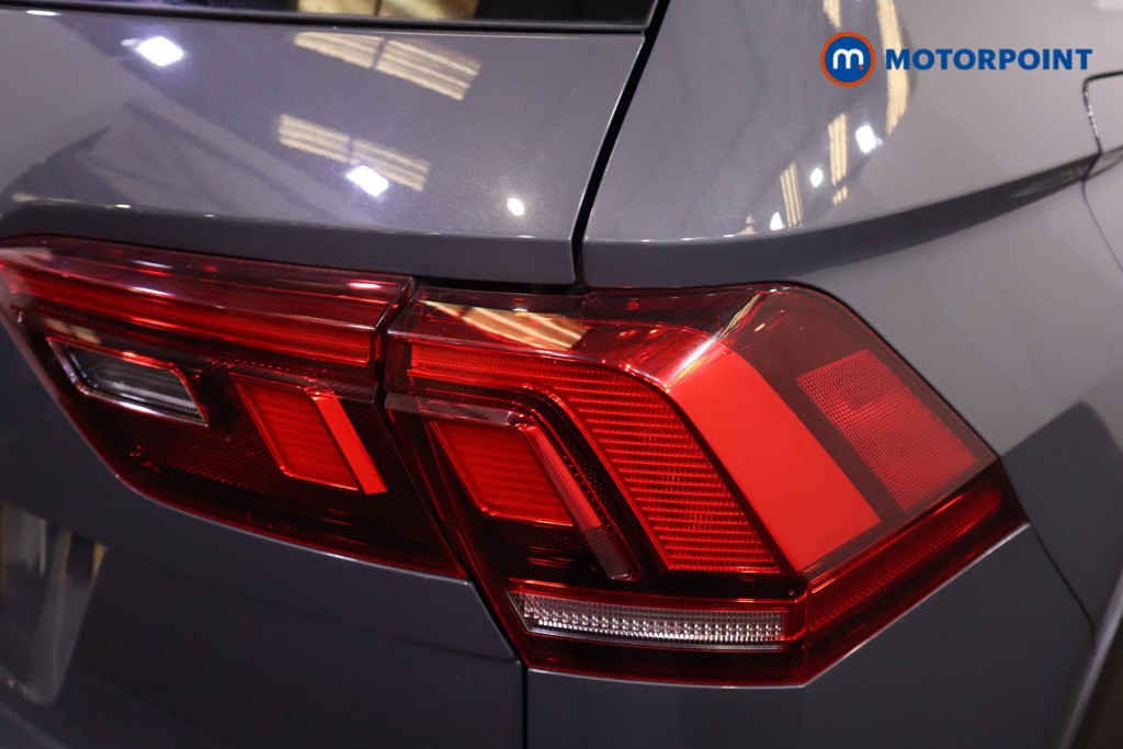 Volkswagen Tiguan R-Line Automatic Petrol SUV - Stock Number (1575133) - 38th supplementary image