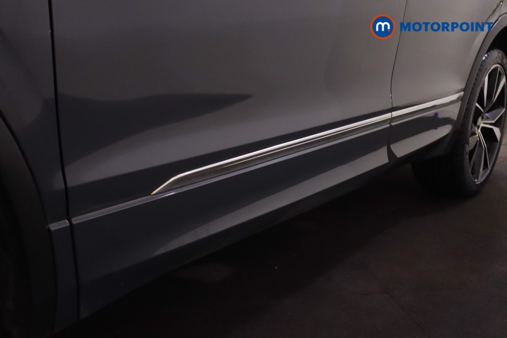 Volkswagen Tiguan R-Line Automatic Petrol SUV - Stock Number (1575133) - 41st supplementary image
