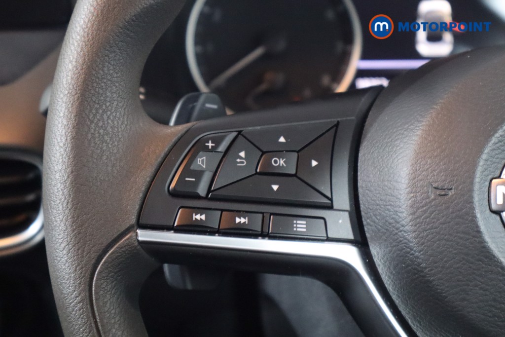 Nissan Juke Acenta Premium Automatic Petrol SUV - Stock Number (1575556) - 7th supplementary image