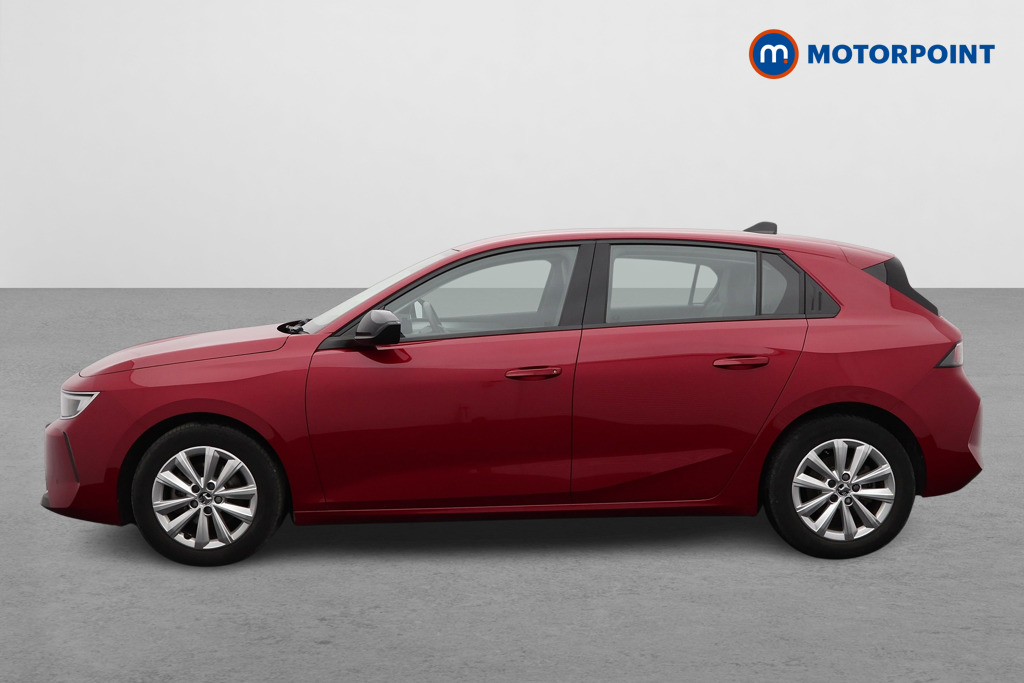 Vauxhall Astra Design Manual Petrol Hatchback - Stock Number (1575793) - Passenger side