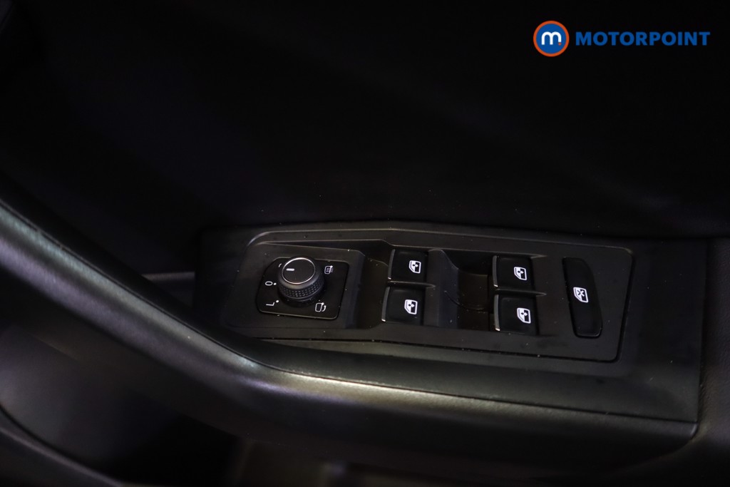 Volkswagen T-Roc R-Line Automatic Petrol SUV - Stock Number (1575970) - 3rd supplementary image