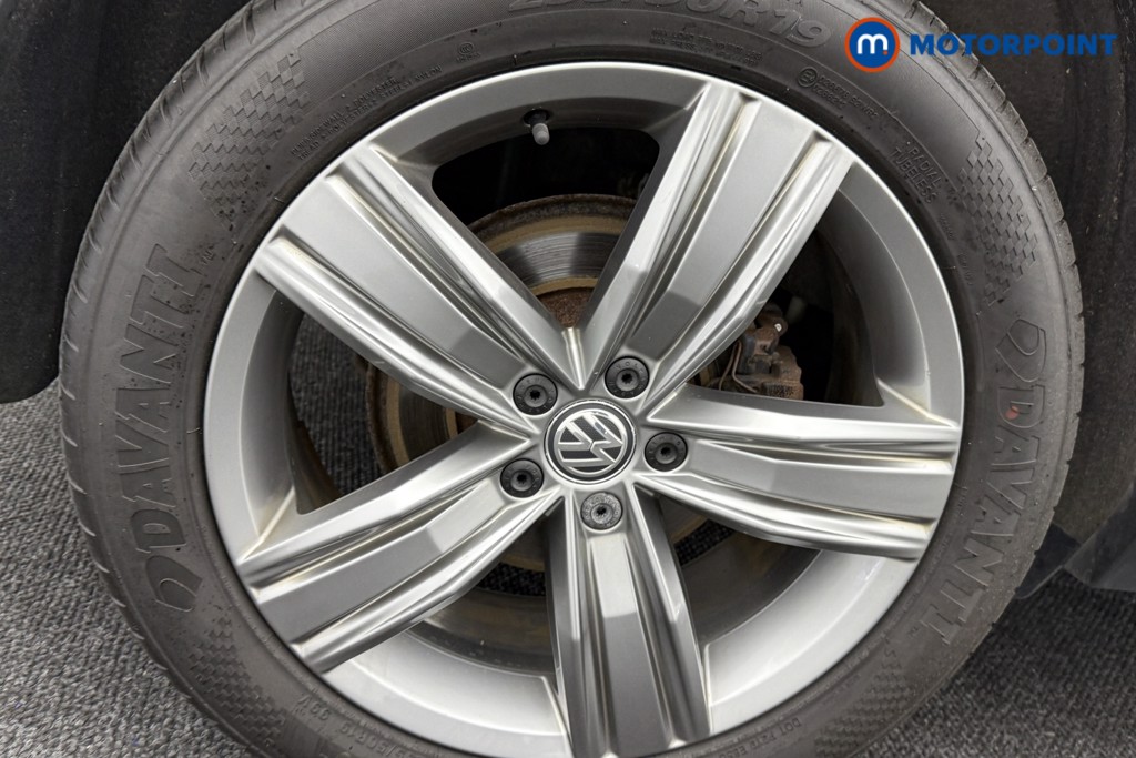 Volkswagen Tiguan SEL Automatic Petrol SUV - Stock Number (1576107) - 33rd supplementary image