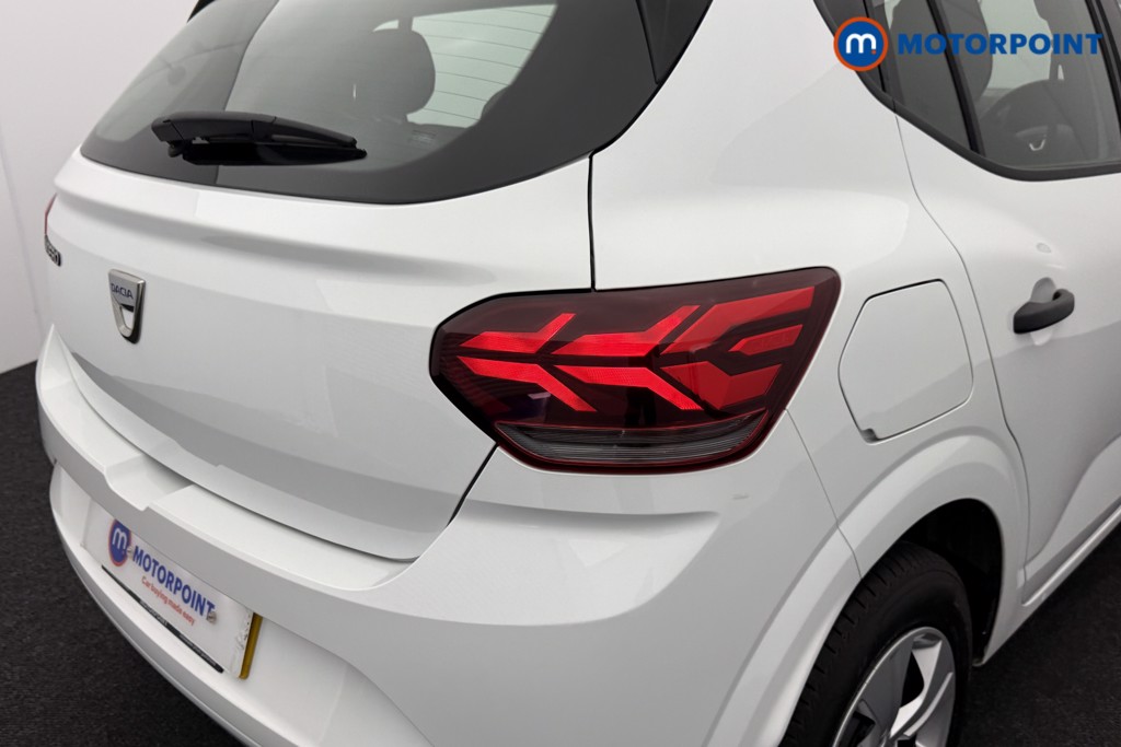 Dacia Sandero Essential Manual Petrol Hatchback - Stock Number (1576281) - 19th supplementary image