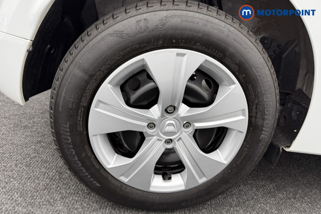 Dacia Sandero Essential Manual Petrol Hatchback - Stock Number (1576281) - 24th supplementary image