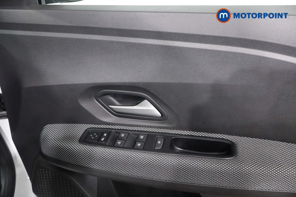 Dacia Sandero Expression Manual Petrol Hatchback - Stock Number (1576600) - 21st supplementary image