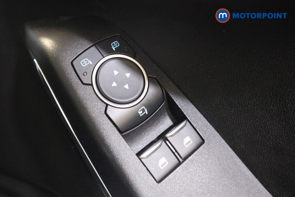 Ford Fiesta Titanium Manual Petrol Hatchback - Stock Number (1576685) - 10th supplementary image
