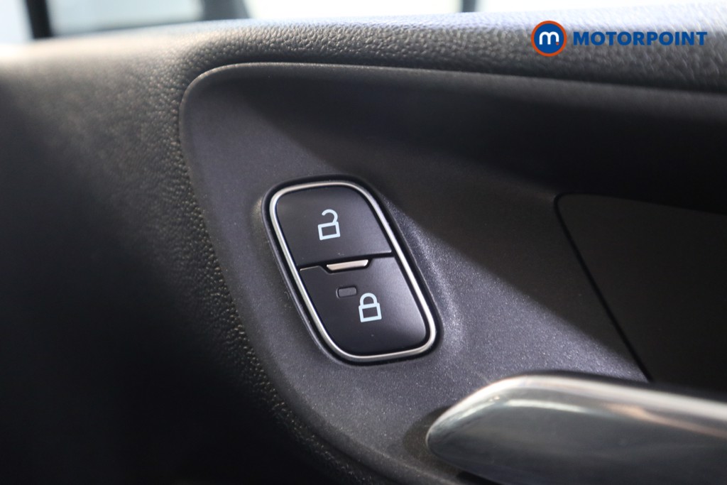 Ford Fiesta Titanium Manual Petrol Hatchback - Stock Number (1576685) - 11th supplementary image