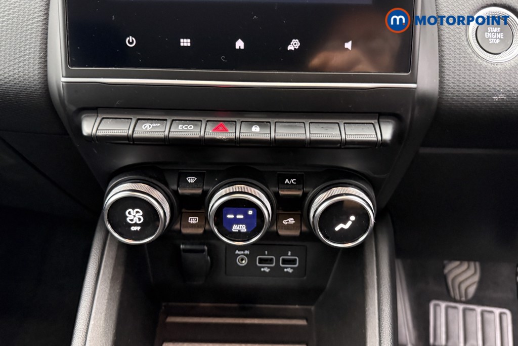 Renault Clio Iconic Manual Petrol Hatchback - Stock Number (1576721) - 11th supplementary image