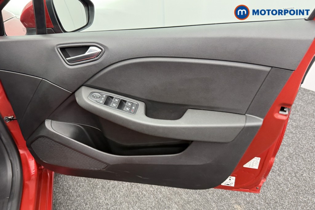 Renault Clio Iconic Manual Petrol Hatchback - Stock Number (1576721) - 18th supplementary image