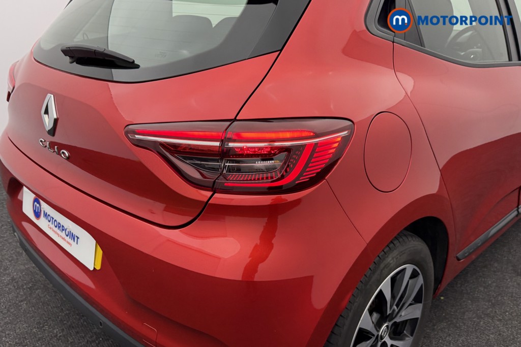 Renault Clio Iconic Manual Petrol Hatchback - Stock Number (1576721) - 25th supplementary image