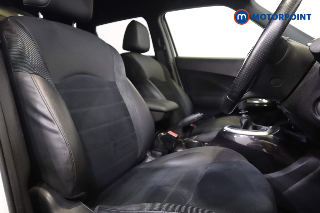 Nissan Juke N-Connecta Manual Petrol SUV - Stock Number (1576845) - 5th supplementary image