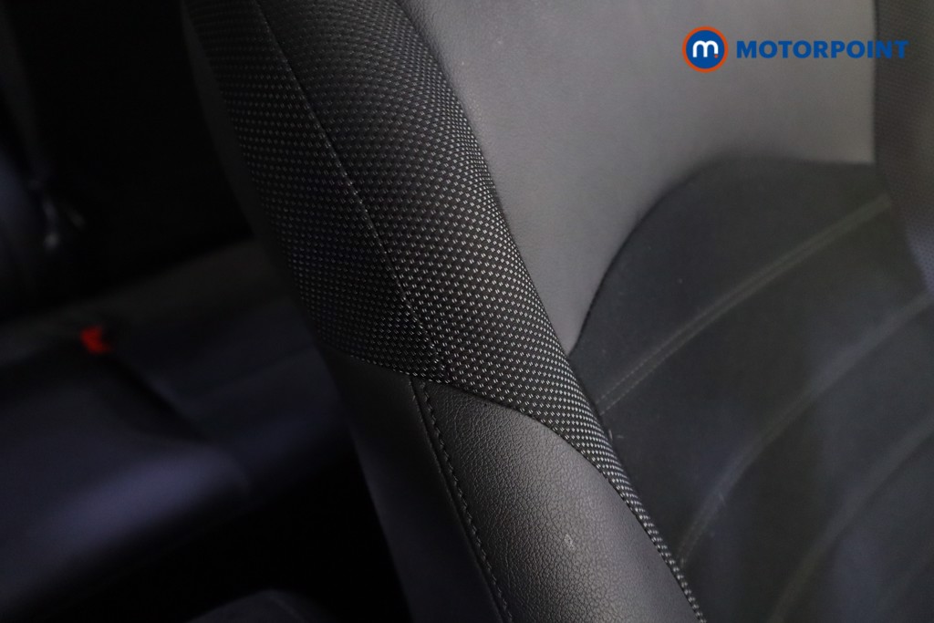 Nissan Juke N-Connecta Manual Petrol SUV - Stock Number (1576845) - 16th supplementary image