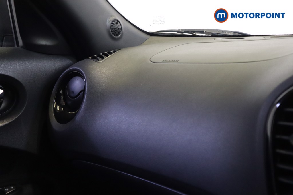 Nissan Juke N-Connecta Manual Petrol SUV - Stock Number (1576845) - 17th supplementary image