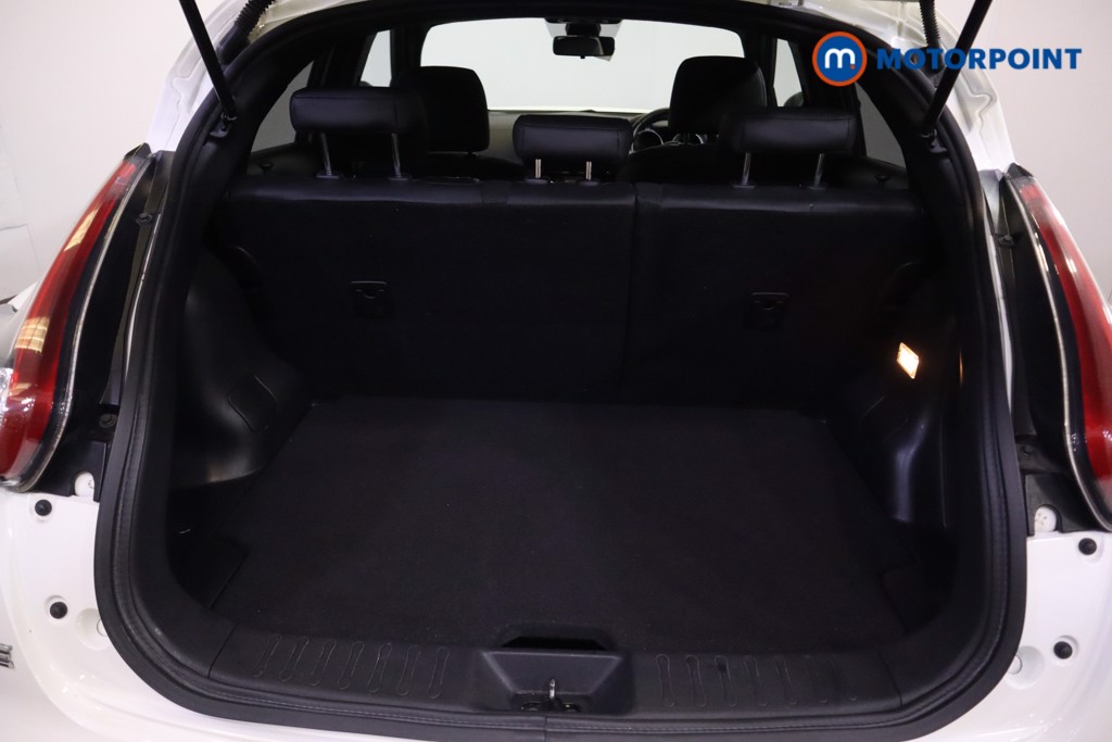 Nissan Juke N-Connecta Manual Petrol SUV - Stock Number (1576845) - 21st supplementary image