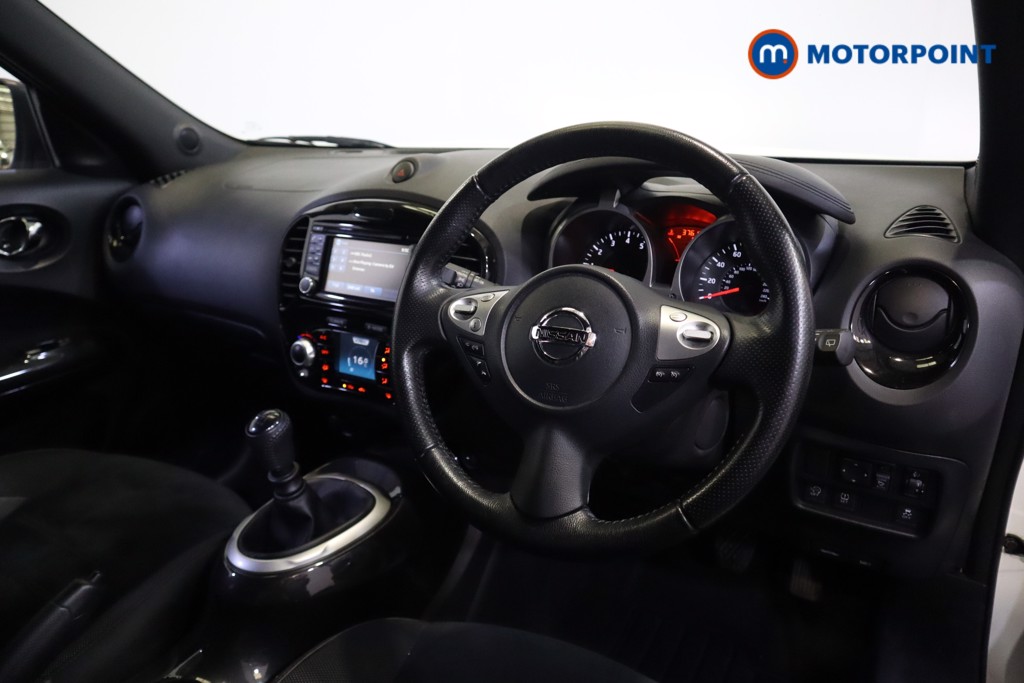 Nissan Juke N-Connecta Manual Petrol SUV - Stock Number (1576845) - 1st supplementary image