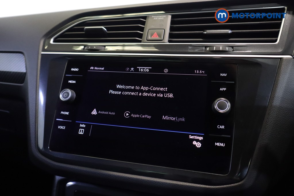 Volkswagen Tiguan R-Line Automatic Petrol SUV - Stock Number (1577182) - 17th supplementary image
