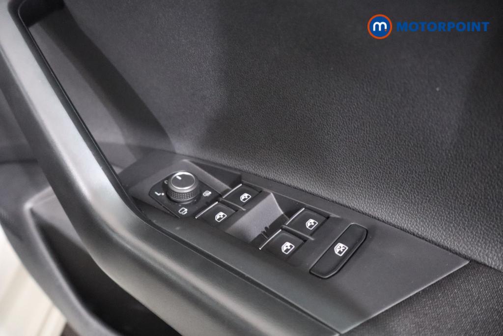 Volkswagen Taigo R-Line Manual Petrol SUV - Stock Number (1577331) - 12th supplementary image