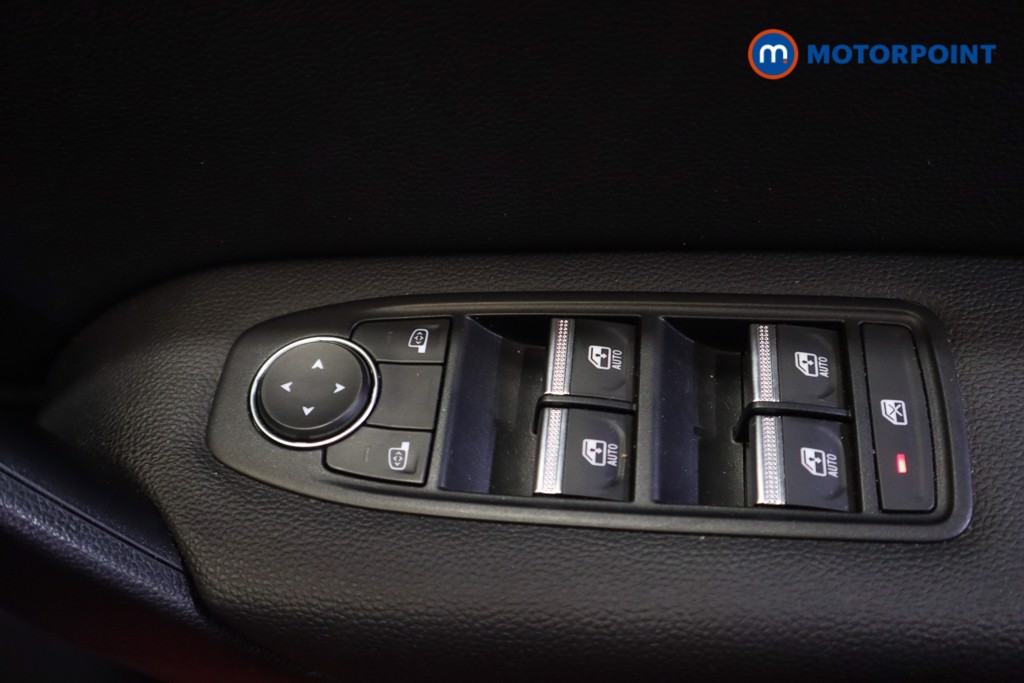 Renault Captur Se Edition Manual Petrol SUV - Stock Number (1577496) - 3rd supplementary image